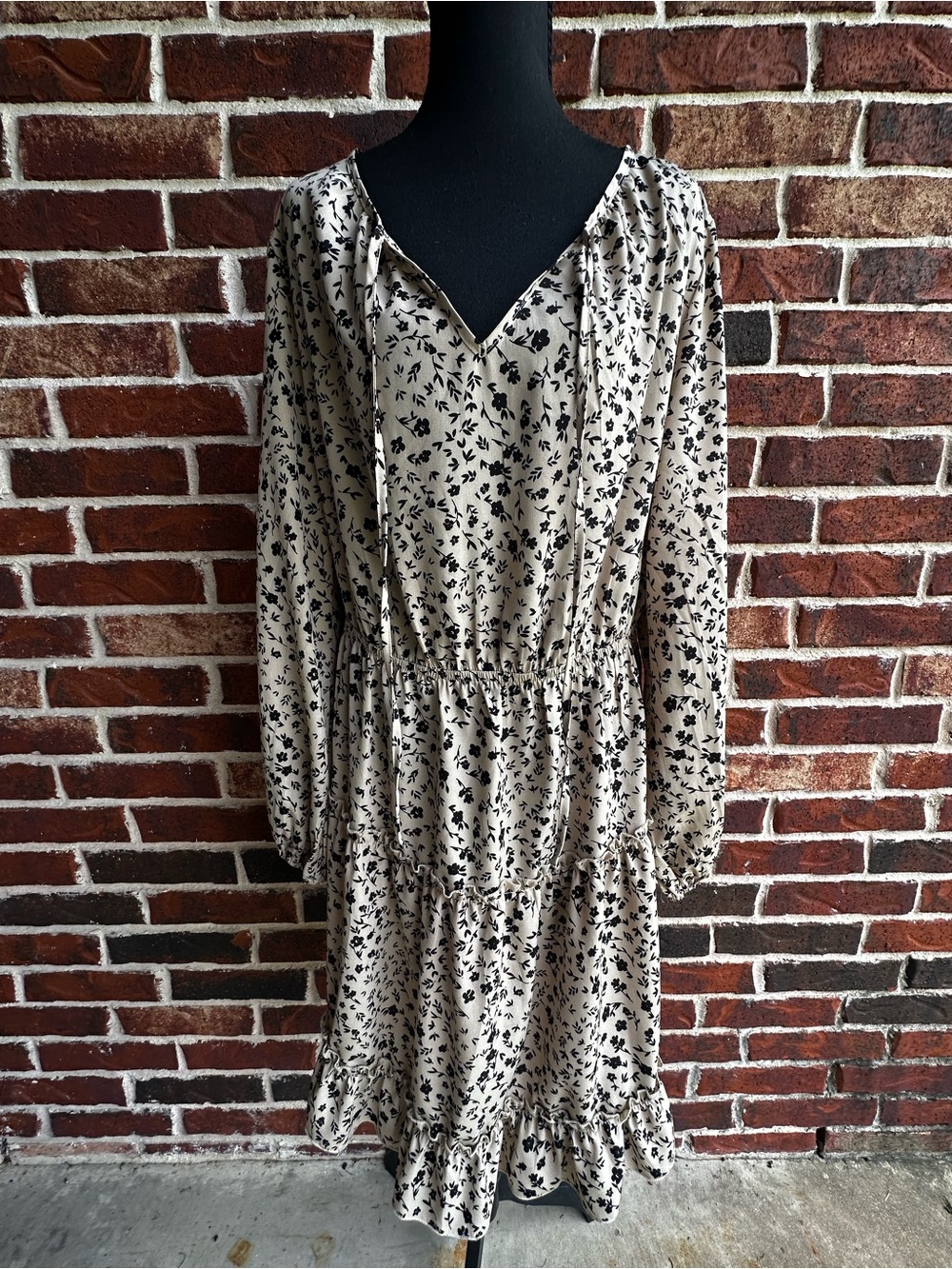 Cream Floral Long-Sleeve Tiered Dress - Elegant Everyday Style
